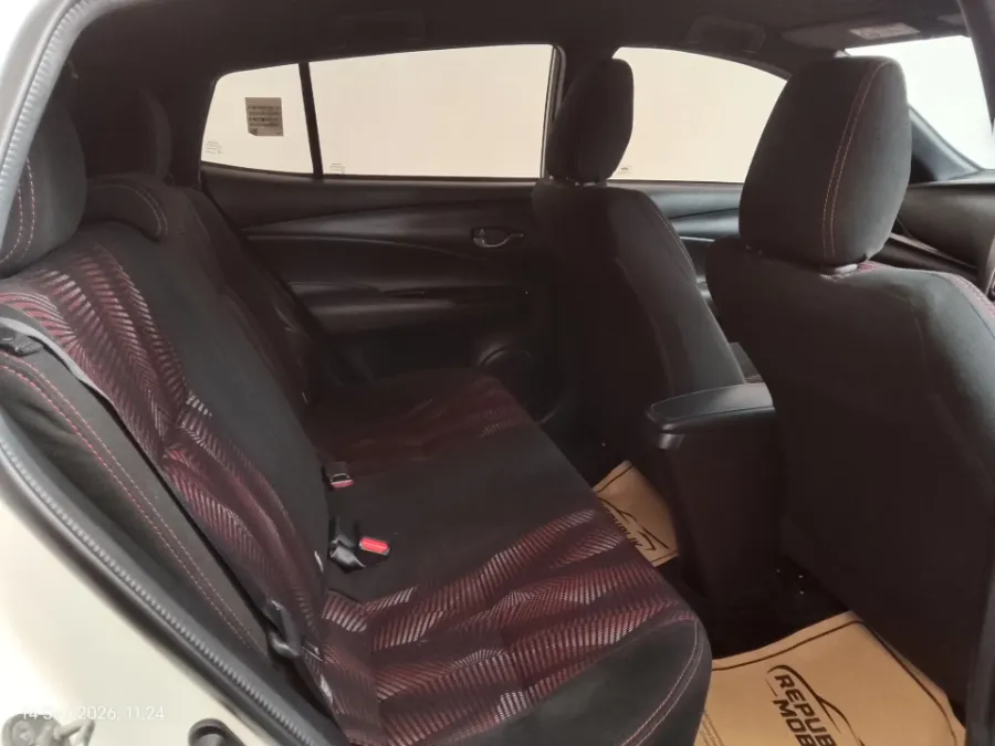 Foto Mobil Bekas Kabin Belakang Toyota Yaris 1.5 S tahun 2022