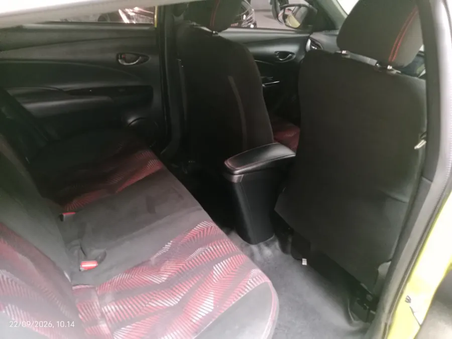 Foto Mobil Bekas Kabin Belakang Toyota Yaris 1.5 S tahun 2022