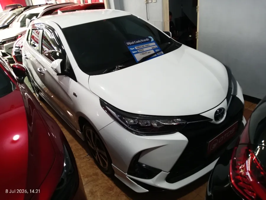 Foto Mobil Bekas Kanan Depan Toyota Yaris 1.5 S tahun 2022