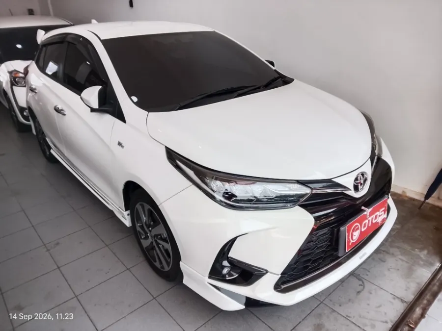 Foto Mobil Bekas Kanan Depan Toyota Yaris 1.5 S tahun 2022