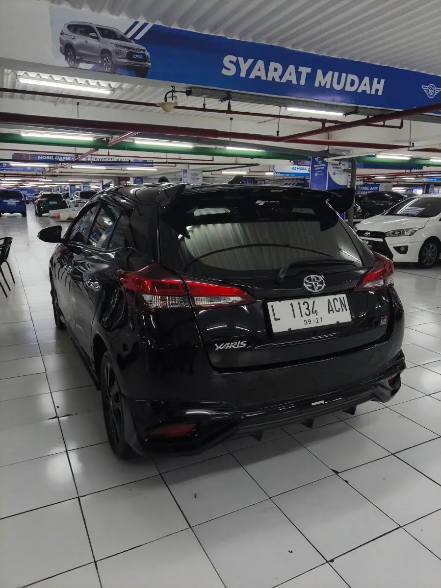 Foto Mobil Bekas Kiri Belakang Toyota Yaris 1.5 S tahun 2022