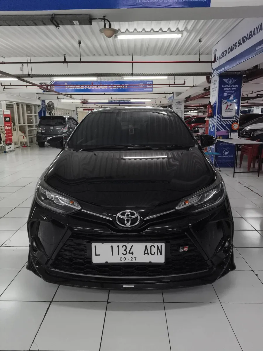 Foto Mobil Bekas Tampak Depan Toyota Yaris 1.5 S tahun 2022