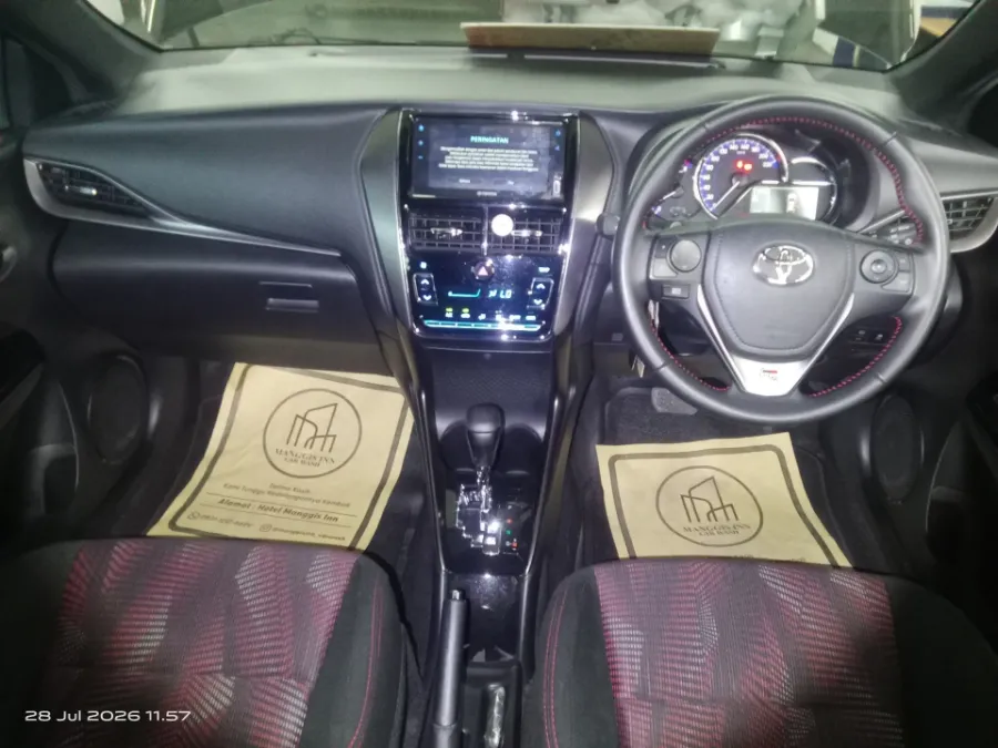 Foto Mobil Bekas Dashboard Toyota Yaris 1.5 S tahun 2023