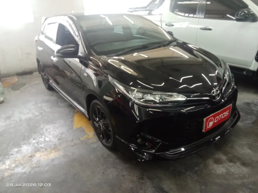 Foto Mobil Bekas Kanan Depan Toyota Yaris 1.5 S tahun 2023
