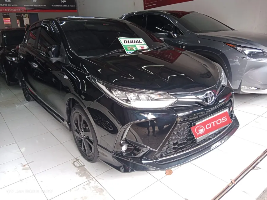 Foto Mobil Bekas Kanan Depan Toyota Yaris 1.5 S tahun 2024