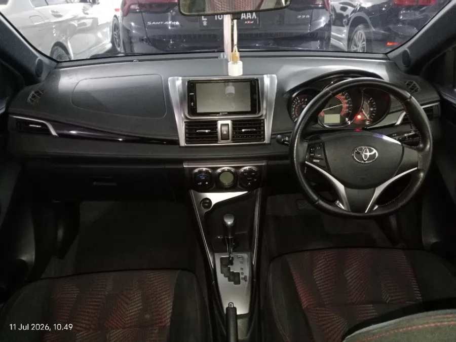 Foto Mobil Bekas Dashboard Toyota Yaris 1.5 S Limited tahun 2017
