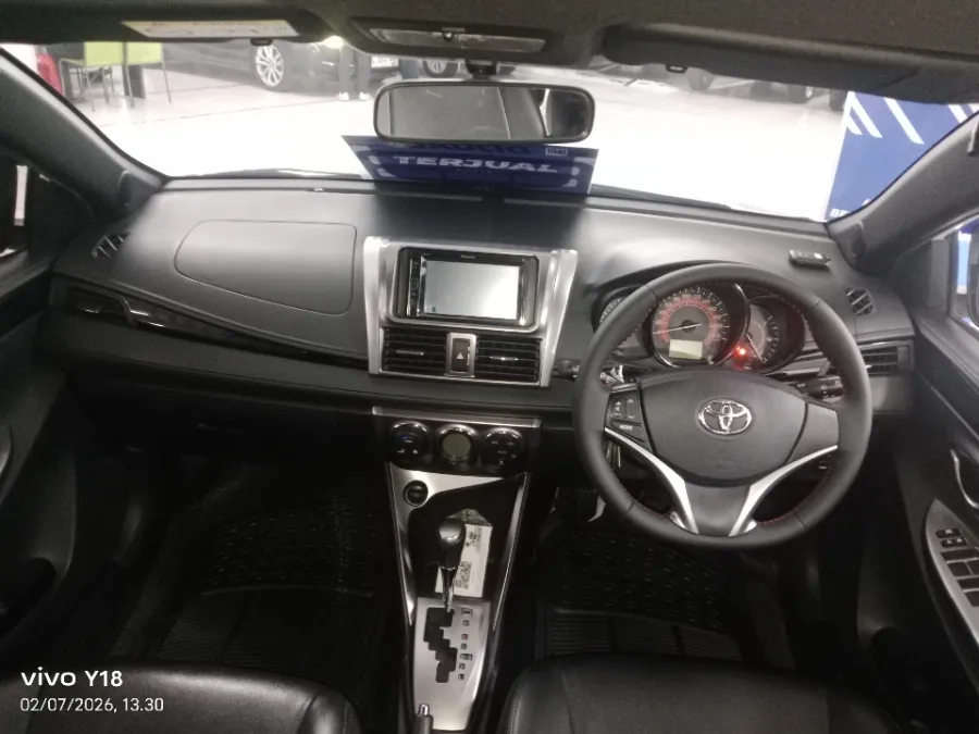 Foto Mobil Bekas Dashboard Toyota Yaris 1.5 TRD Sportivo tahun 2016