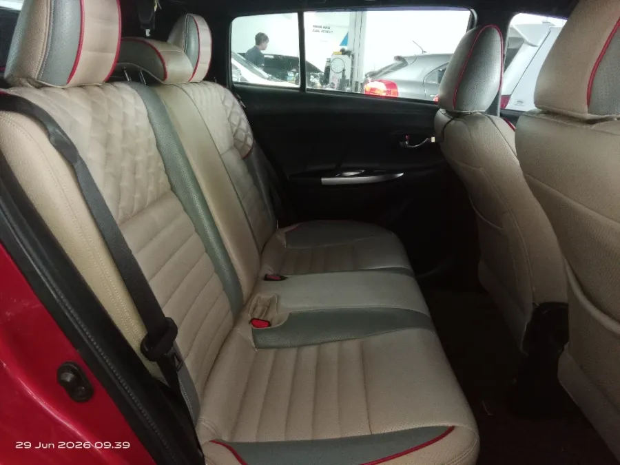 Foto Mobil Bekas Kabin Belakang Toyota Yaris 1.5 TRD Sportivo tahun 2016