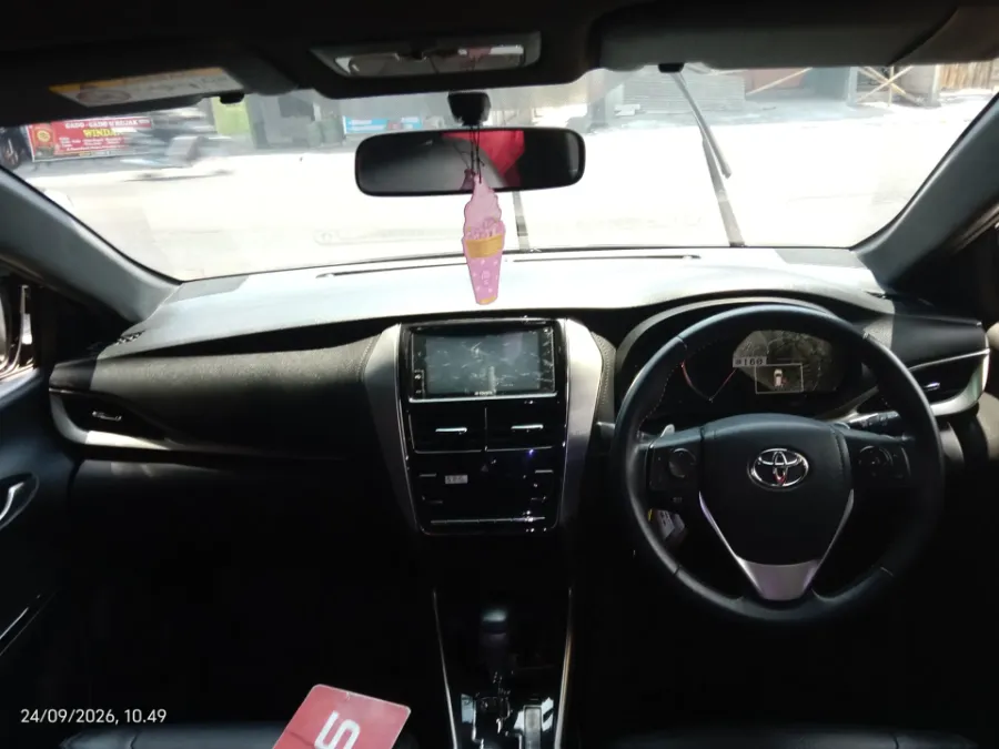 Foto Mobil Bekas Dashboard Toyota Yaris 1.5 TRD Sportivo tahun 2018