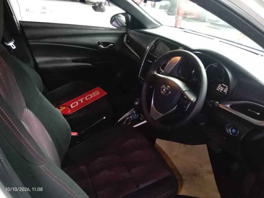 Foto Mobil Bekas Kabin Depan Toyota Yaris 1.5 TRD Sportivo tahun 2018