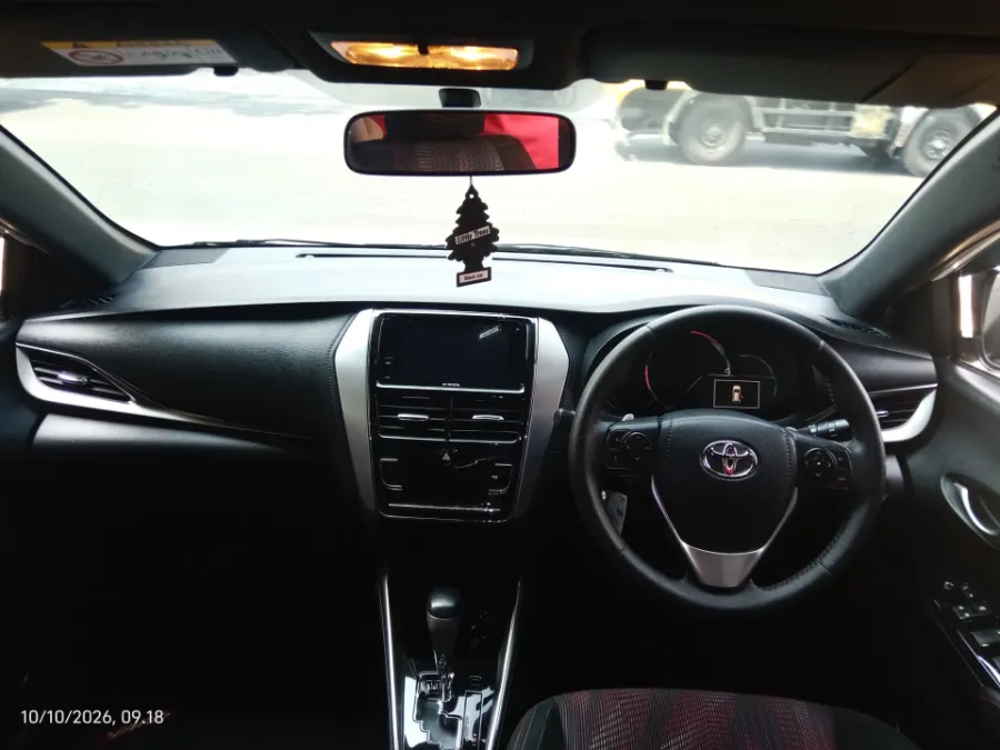 Foto Mobil Bekas Dashboard Toyota Yaris 1.5 TRD Sportivo tahun 2019