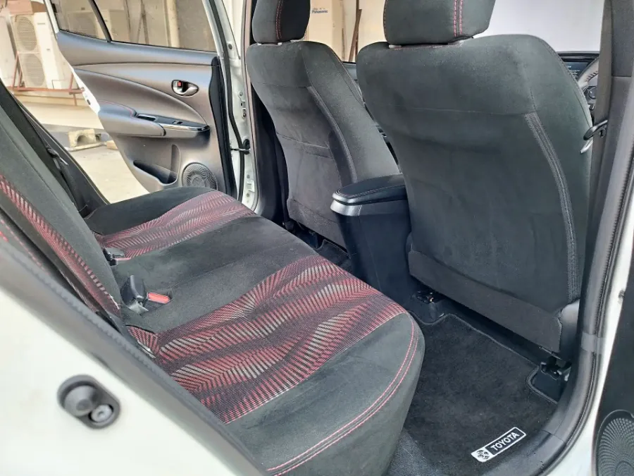 Foto Mobil Bekas Kabin Belakang Toyota Yaris 1.5 TRD Sportivo tahun 2021
