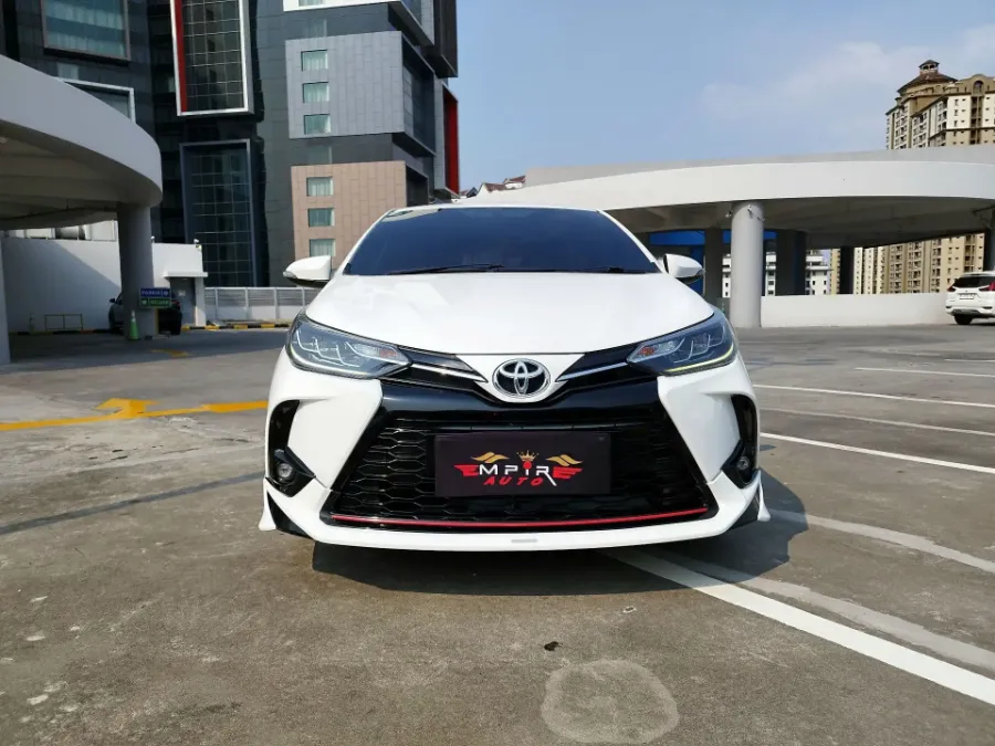 Foto Mobil Bekas Tampak Depan Toyota Yaris 1.5 TRD Sportivo tahun 2021