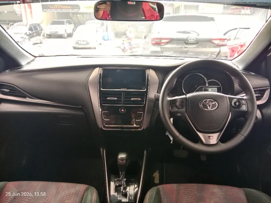 Foto Mobil Bekas Dashboard Toyota Yaris 1.5 TRD Sportivo tahun 2022