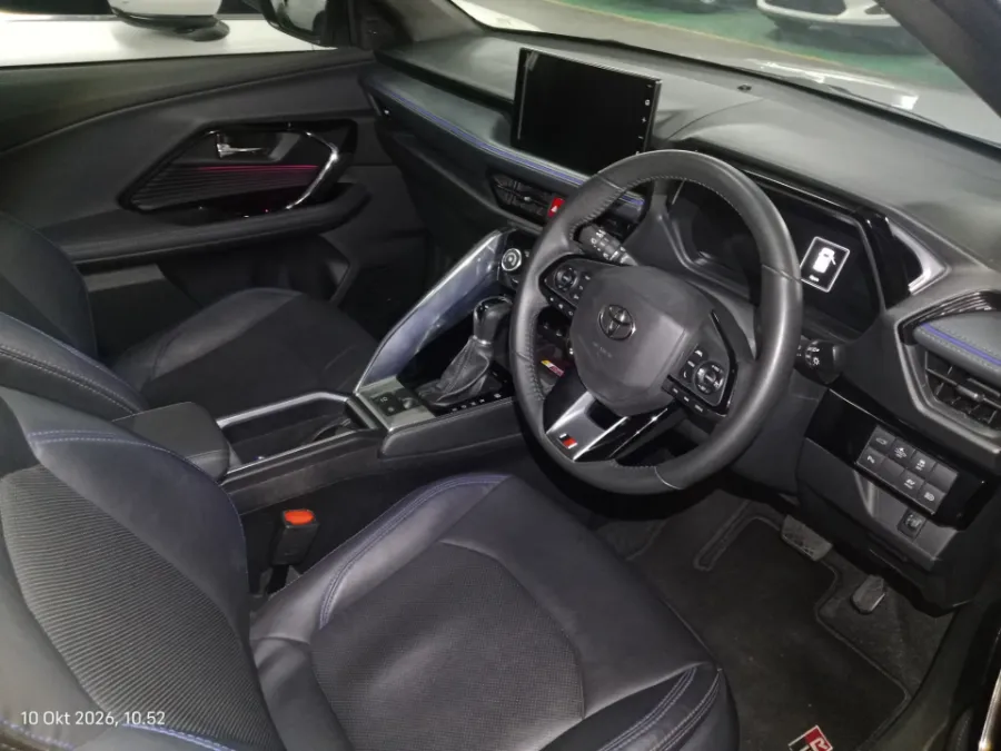 Foto Mobil Bekas Kabin Depan Toyota Yaris Cross 1.5 G tahun 2023