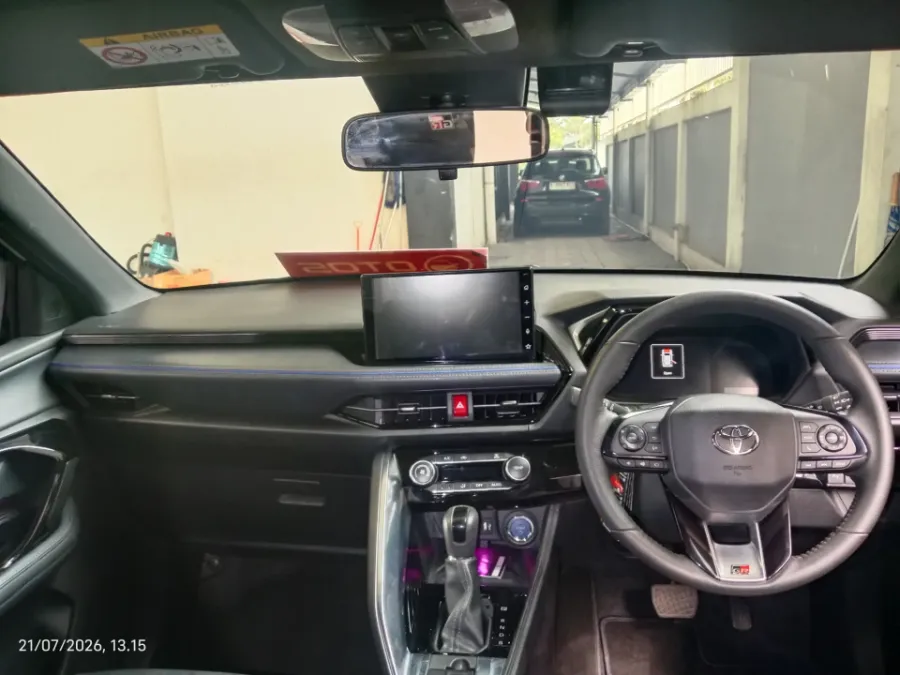 Foto Mobil Bekas Dashboard Toyota Yaris Cross 1.5 S HV tahun 2023