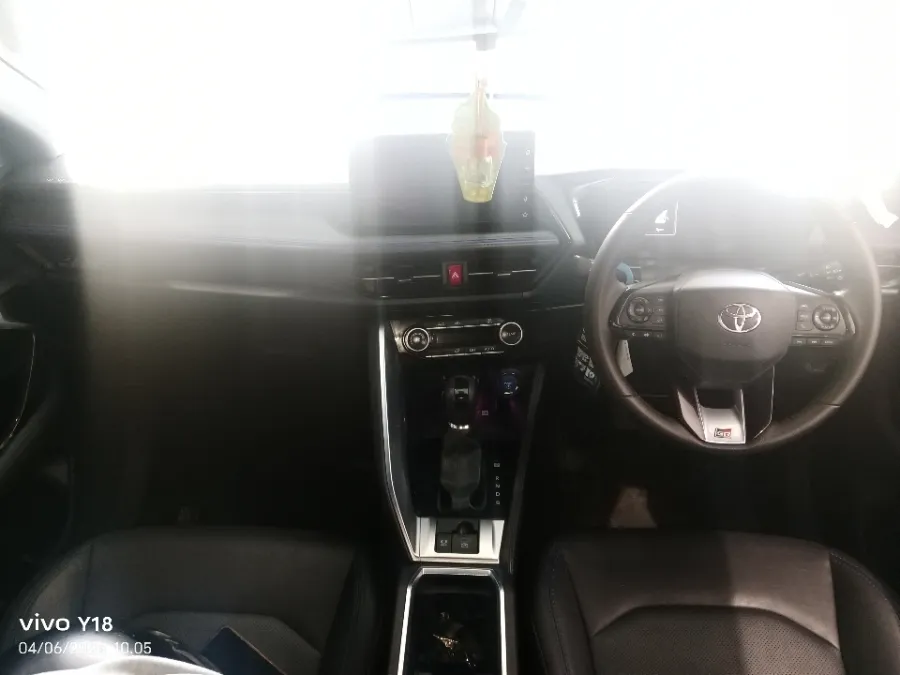 Foto Mobil Bekas Dashboard Toyota Yaris Cross 1.5 S HV tahun 2023
