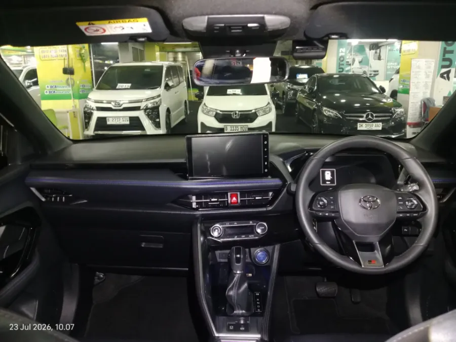 Foto Mobil Bekas Dashboard Toyota Yaris Cross 1.5 S HV tahun 2023