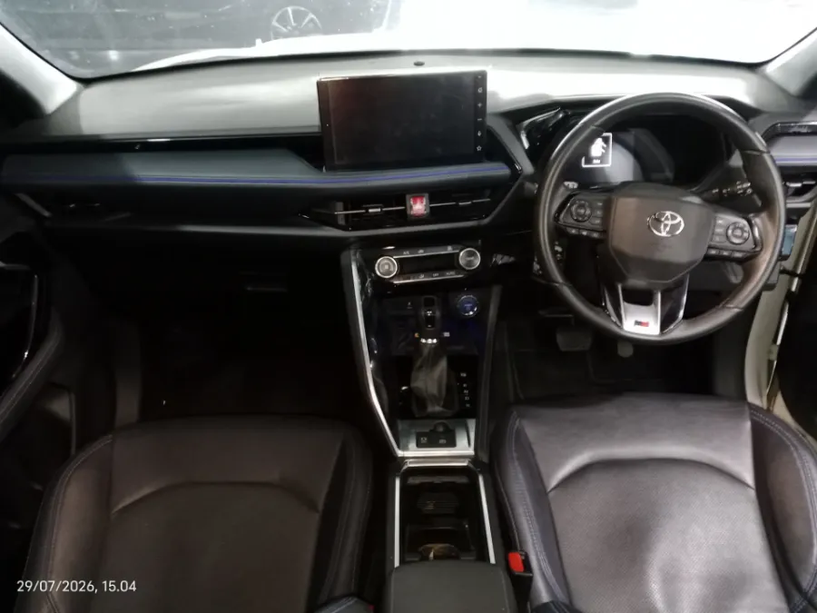 Foto Mobil Bekas Dashboard Toyota Yaris Cross 1.5 S HV tahun 2023
