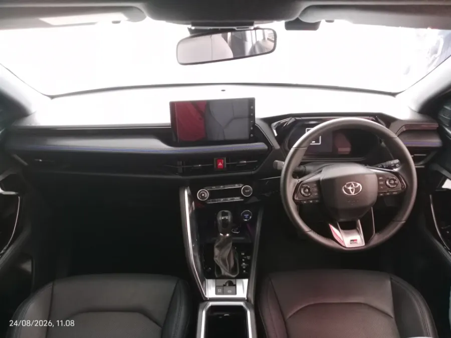 Foto Mobil Bekas Dashboard Toyota Yaris Cross 1.5 S HV tahun 2023