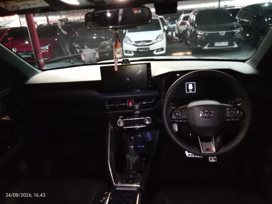 Foto Mobil Bekas Dashboard Toyota Yaris Cross 1.5 S HV tahun 2023