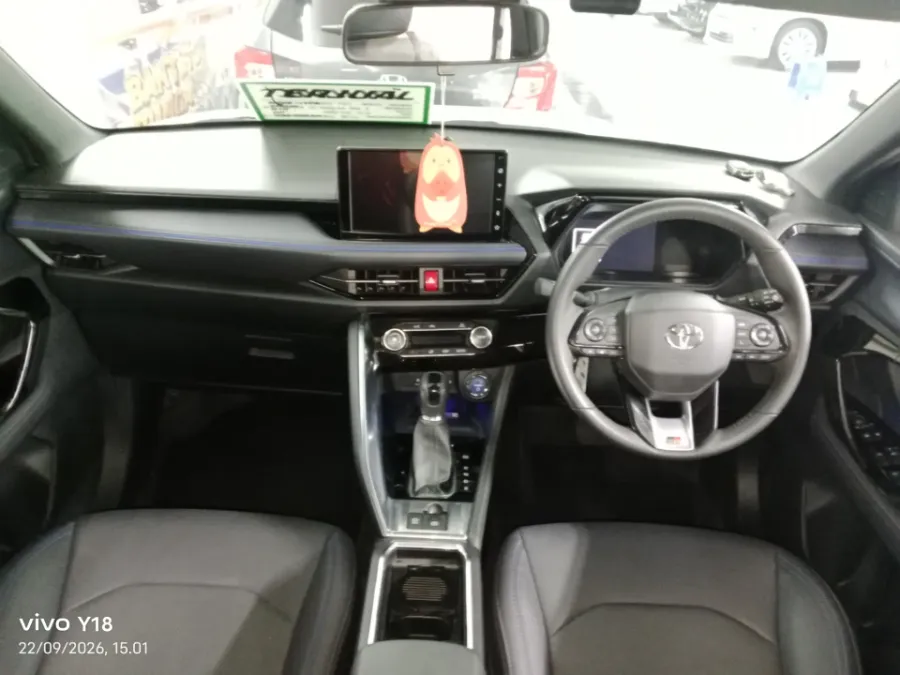Foto Mobil Bekas Dashboard Toyota Yaris Cross 1.5 S HV tahun 2023