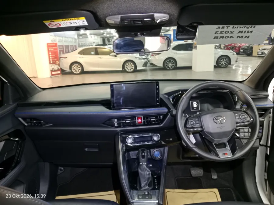 Foto Mobil Bekas Dashboard Toyota Yaris Cross 1.5 S HV tahun 2023