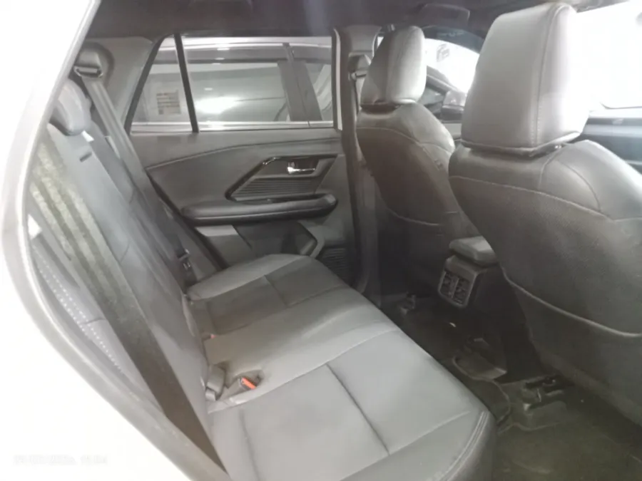 Foto Mobil Bekas Kabin Belakang Toyota Yaris Cross 1.5 S HV tahun 2023