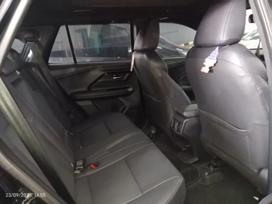 Foto Mobil Bekas Kabin Belakang Toyota Yaris Cross 1.5 S HV tahun 2023