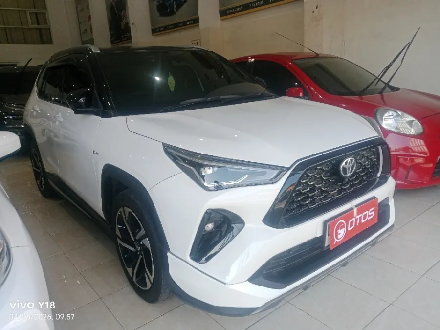 Foto Mobil Bekas Kanan Depan Toyota Yaris Cross 1.5 S HV tahun 2023