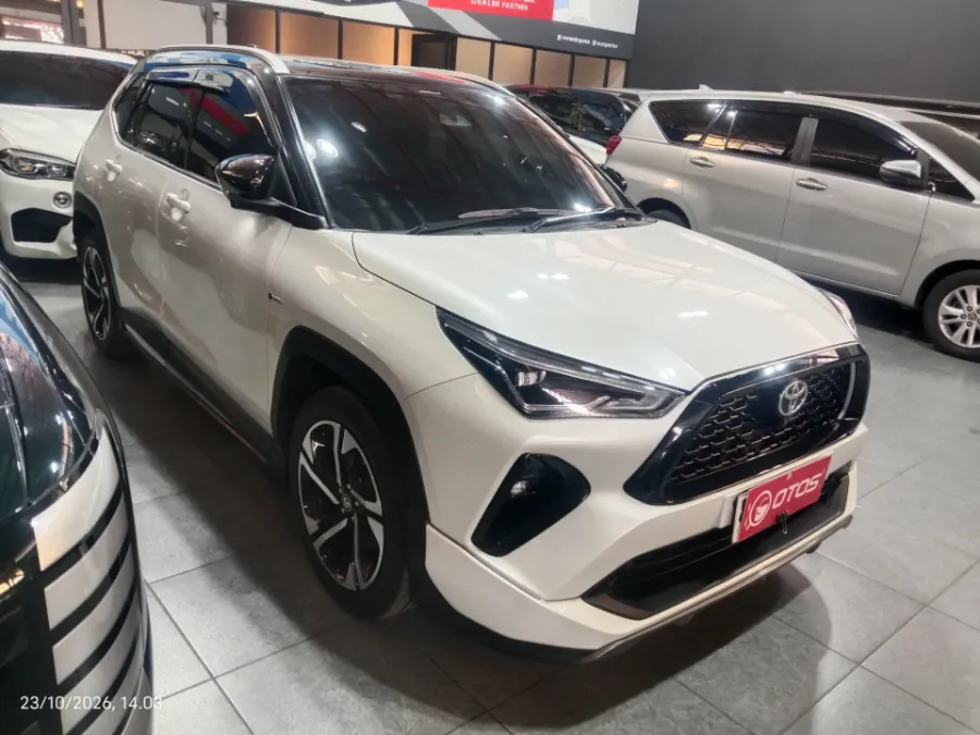 Foto Mobil Bekas Kanan Depan Toyota Yaris Cross 1.5 S HV tahun 2023
