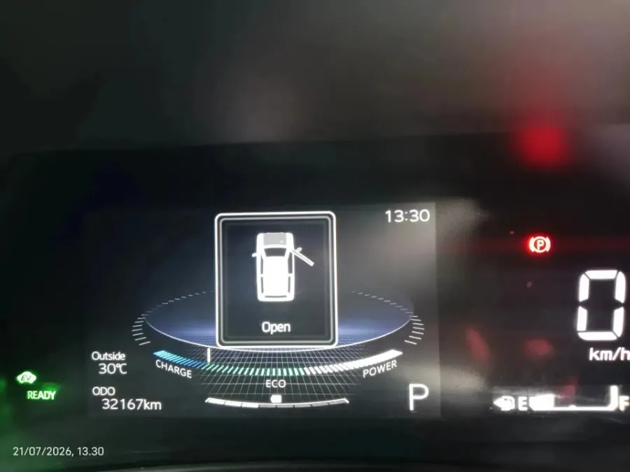 Foto Mobil Bekas Odometer Toyota Yaris Cross 1.5 S HV tahun 2023