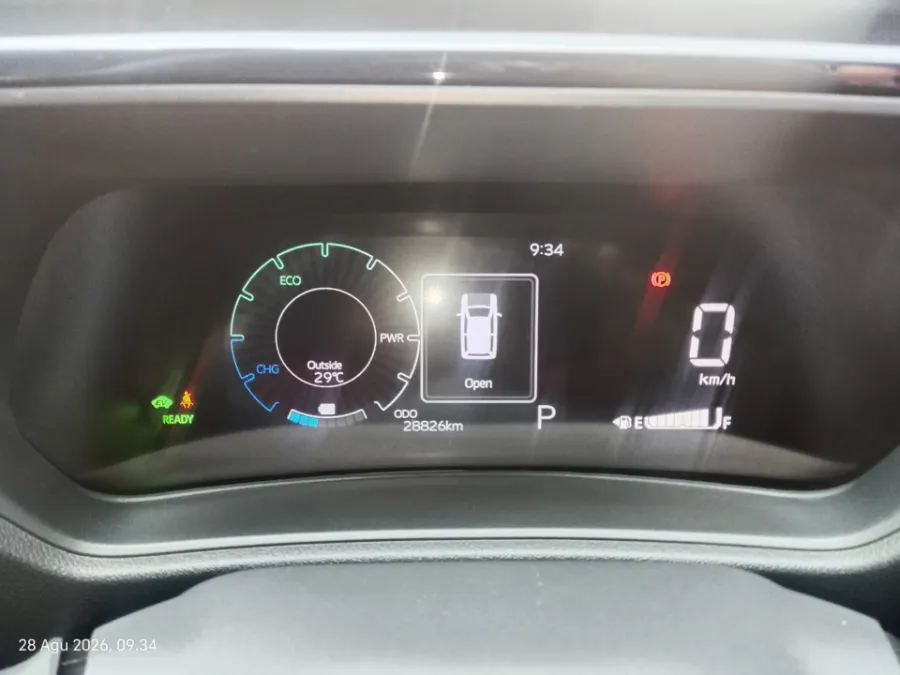 Foto Mobil Bekas Odometer Toyota Yaris Cross 1.5 S HV tahun 2023