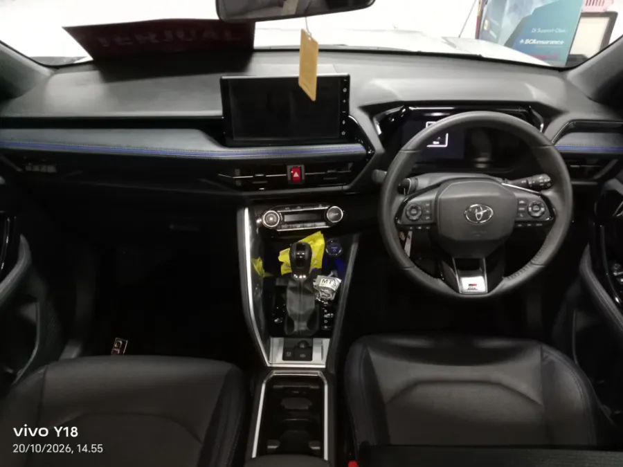 Foto Mobil Bekas Dashboard Toyota Yaris Cross 1.5 S HV tahun 2024