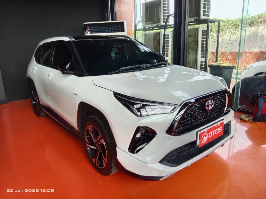 Foto Mobil Bekas Kanan Depan Toyota Yaris Cross 1.5 S HV tahun 2024