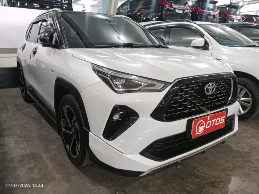 Foto Mobil Bekas Kanan Depan Toyota Yaris Cross 1.5 S HV tahun 2024