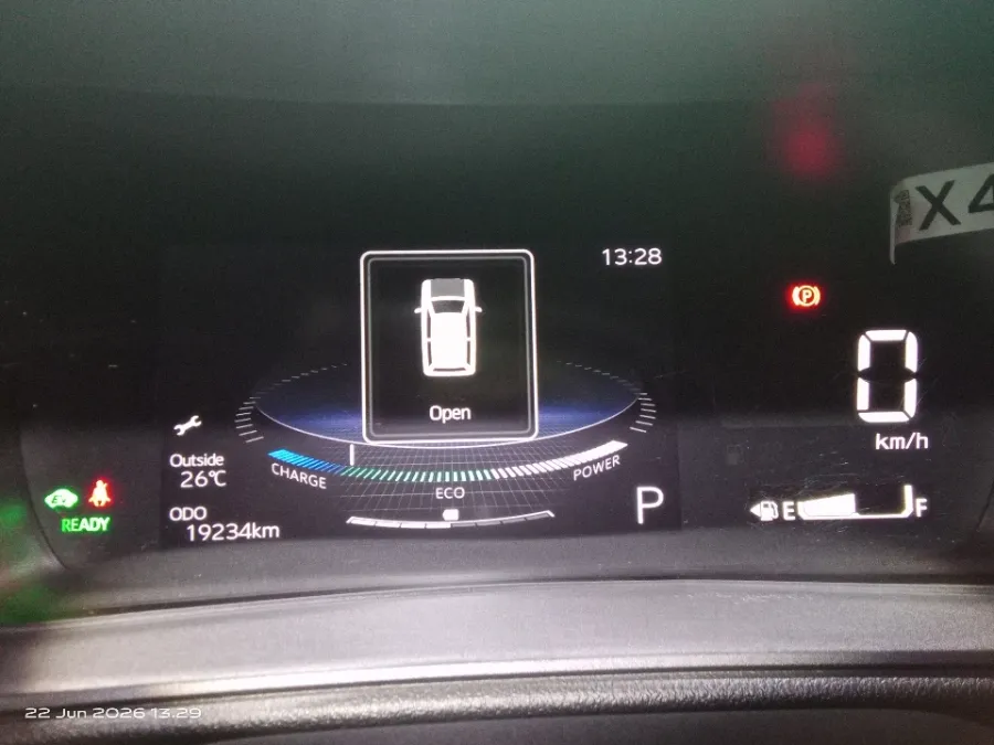 Foto Mobil Bekas Odometer Toyota Yaris Cross 1.5 S HV tahun 2024