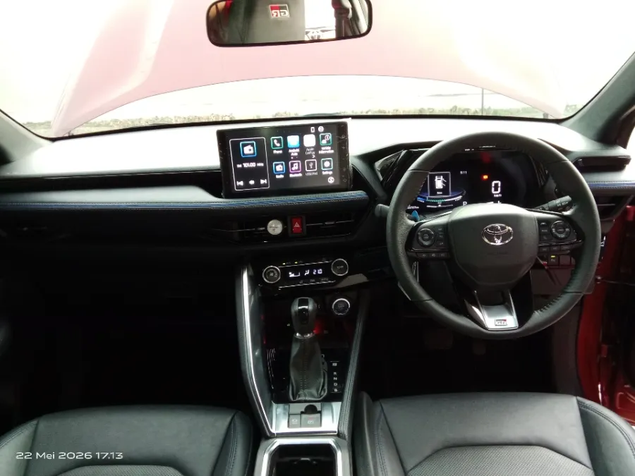 Foto Mobil Bekas Dashboard Toyota Yaris Cross 1.5 S HV Gr tahun 2023