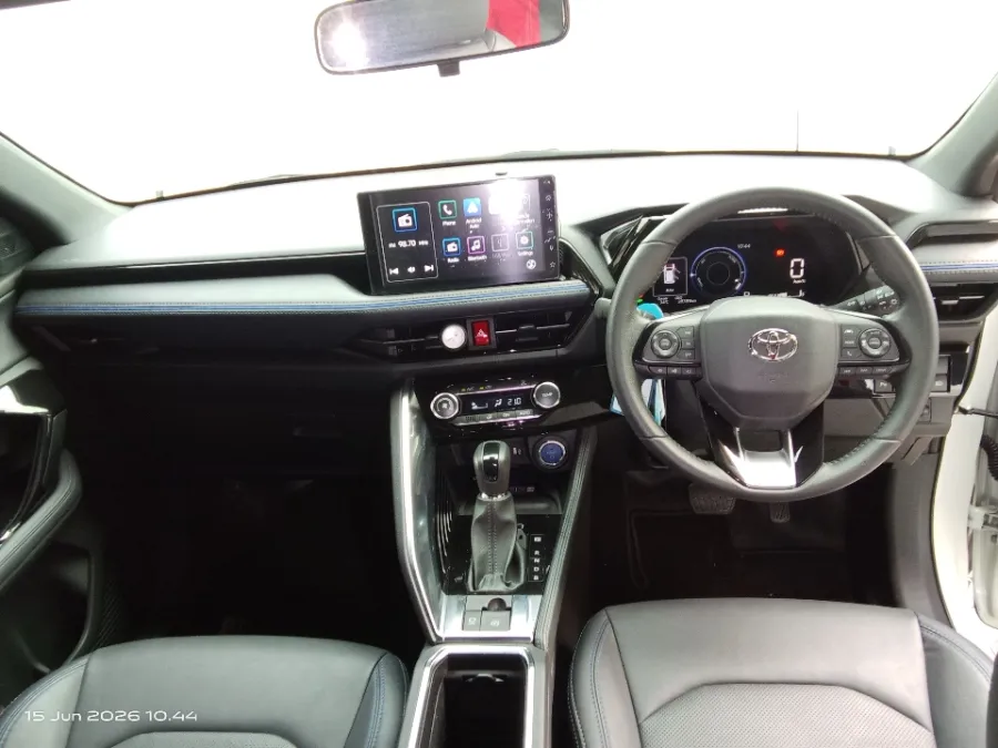 Foto Mobil Bekas Dashboard Toyota Yaris Cross 1.5 S HV Gr tahun 2023