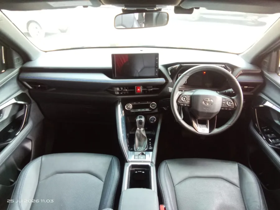 Foto Mobil Bekas Dashboard Toyota Yaris Cross 1.5 S HV Gr tahun 2023