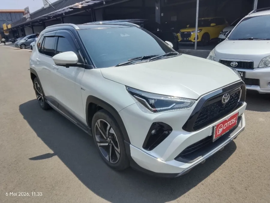 Foto Mobil Bekas Kanan Depan Toyota Yaris Cross 1.5 S HV Gr tahun 2023