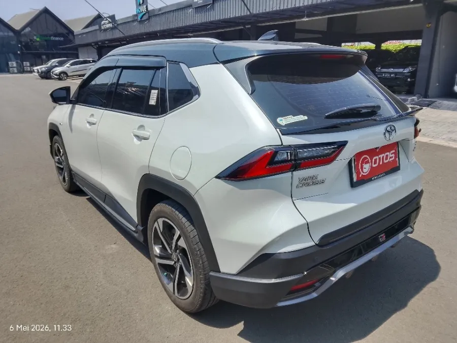 Foto Mobil Bekas Kiri Belakang Toyota Yaris Cross 1.5 S HV Gr tahun 2023