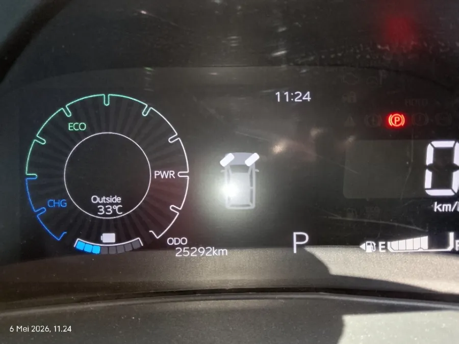 Foto Mobil Bekas Odometer Toyota Yaris Cross 1.5 S HV Gr tahun 2023