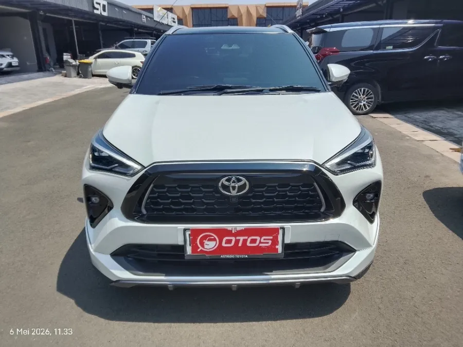Foto Mobil Bekas Tampak Depan Toyota Yaris Cross 1.5 S HV Gr tahun 2023