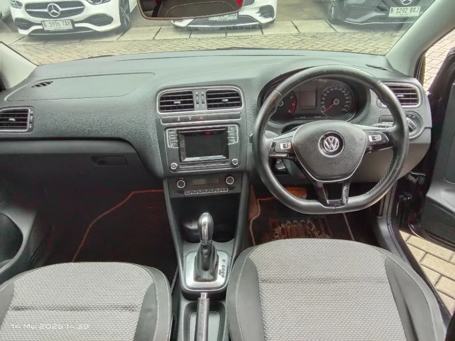 Foto Mobil Bekas Dashboard Volkswagen Polo 1.2 TSI tahun 2017
