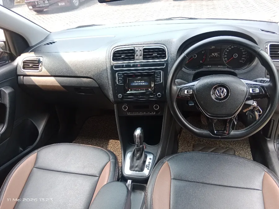 Foto Mobil Bekas Dashboard Volkswagen Polo 1.2 TSI tahun 2017