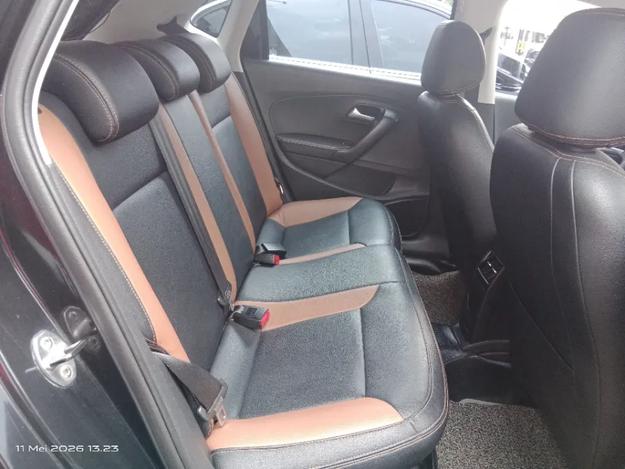 Foto Mobil Bekas Kabin Belakang Volkswagen Polo 1.2 TSI tahun 2017