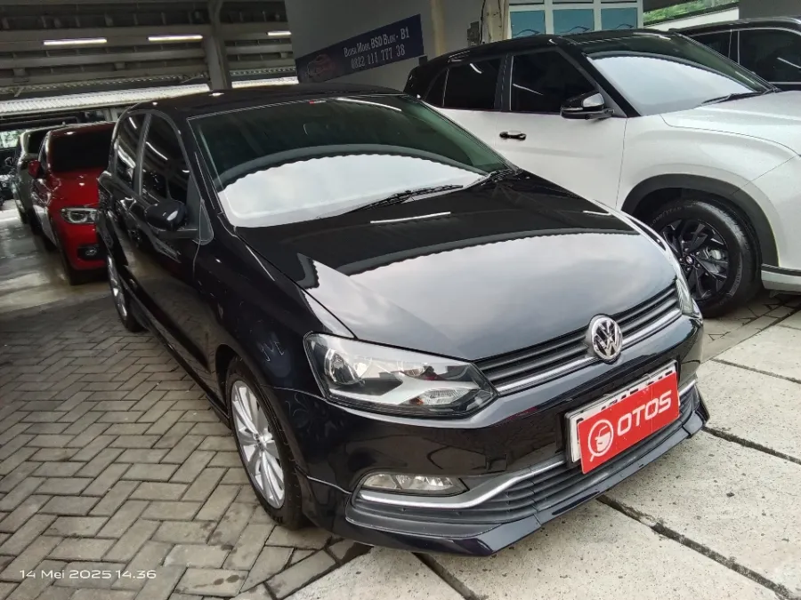 Foto Mobil Bekas Kanan Depan Volkswagen Polo 1.2 TSI tahun 2017