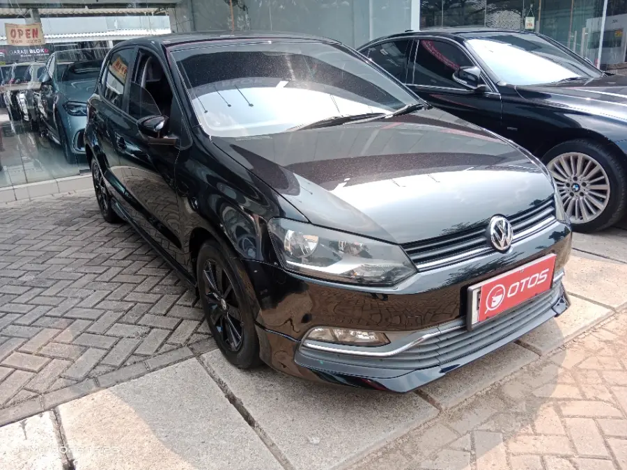 Foto Mobil Bekas Kanan Depan Volkswagen Polo 1.2 TSI tahun 2017