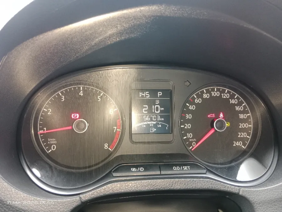 Foto Mobil Bekas Odometer Volkswagen Polo 1.2 TSI tahun 2017